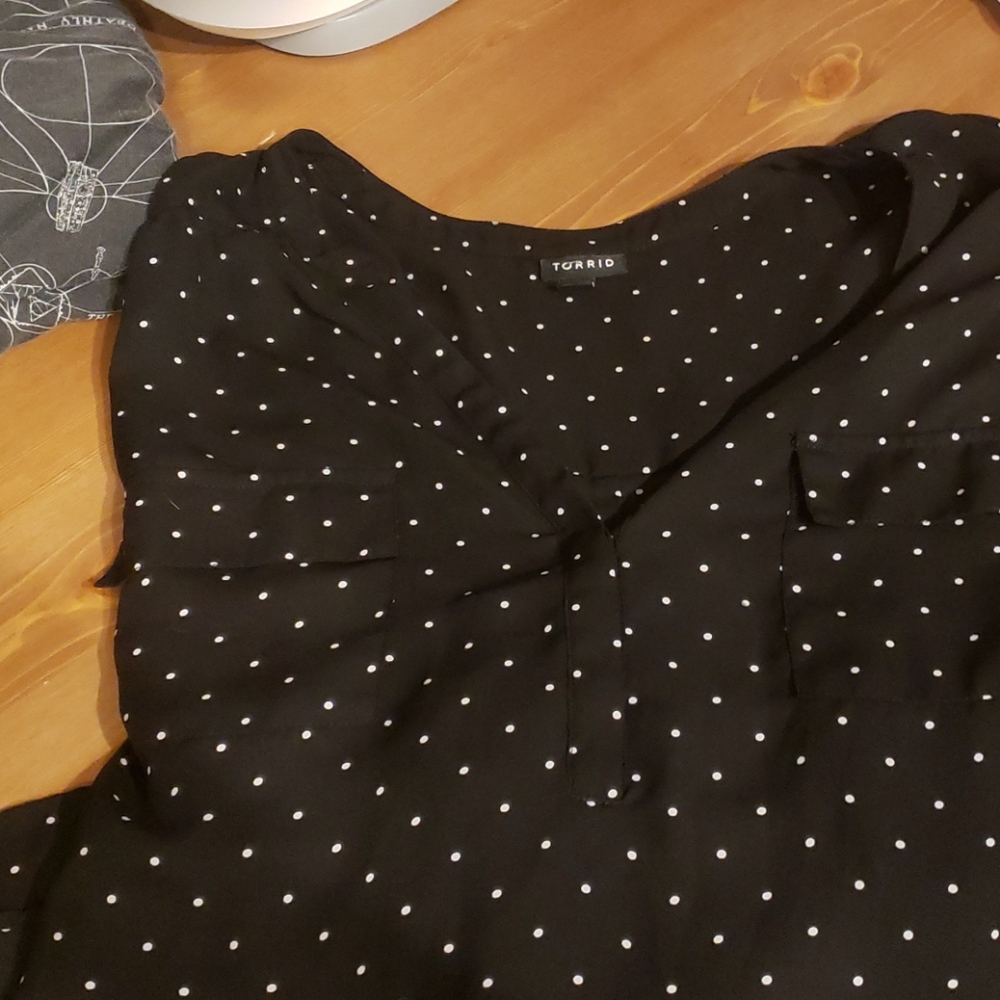 Torrid Harper Georgette Black/White Dots size 3X